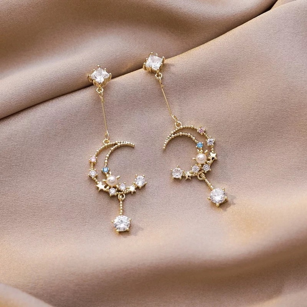 Moon and Star Earrings - Picture 9 of 14